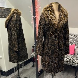 Rampage vintage corduroy paisley coat with faux fur collar